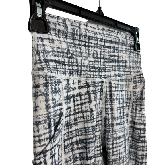 P'TULA High Rise Gray Print Leggings Skinny Leg Athletic Pants Gym Workout Small - Picture 10 of 16